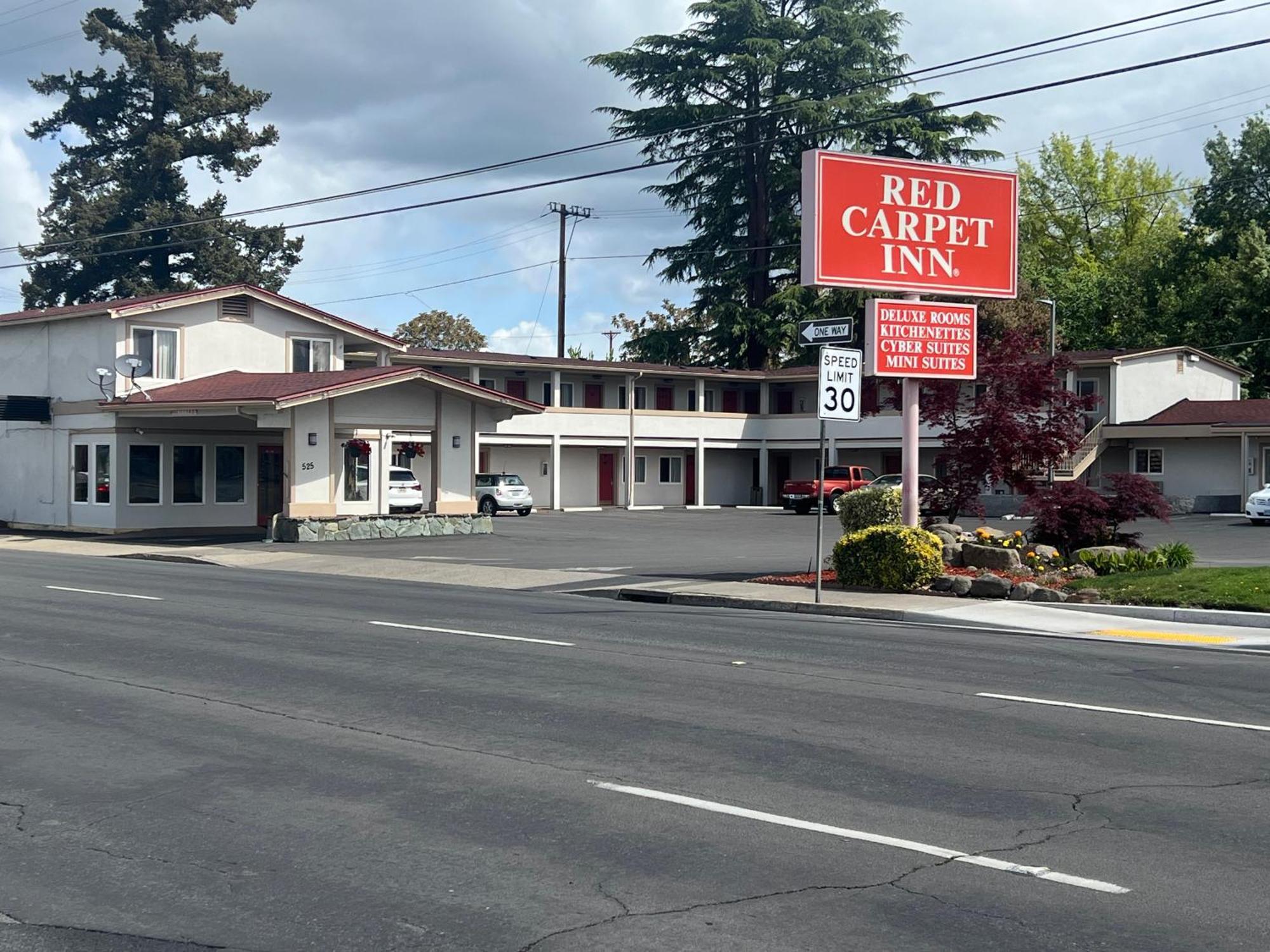 Red Carpet Inn Medford Exterior photo