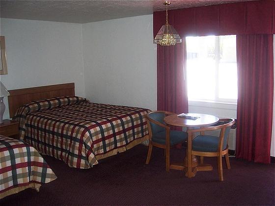 Red Carpet Inn Medford Room photo