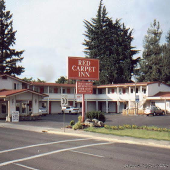 Red Carpet Inn Medford Exterior photo