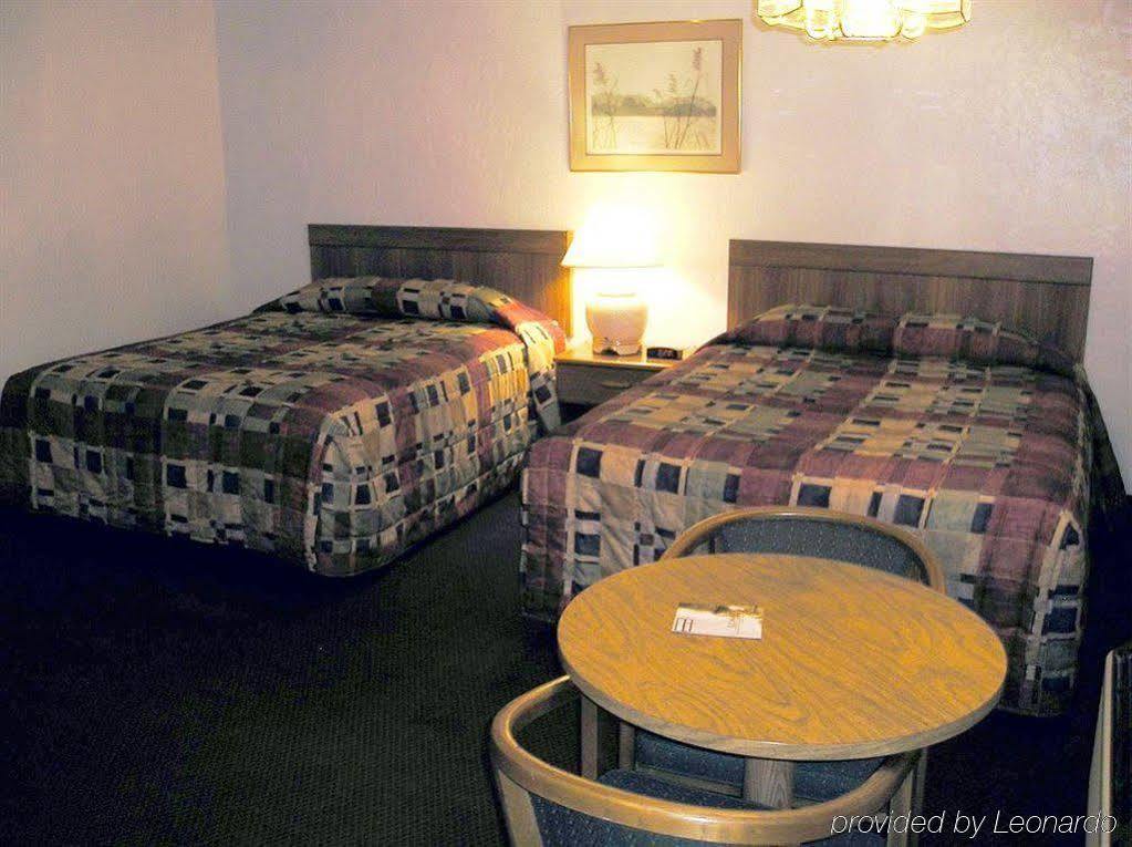 Red Carpet Inn Medford Exterior photo